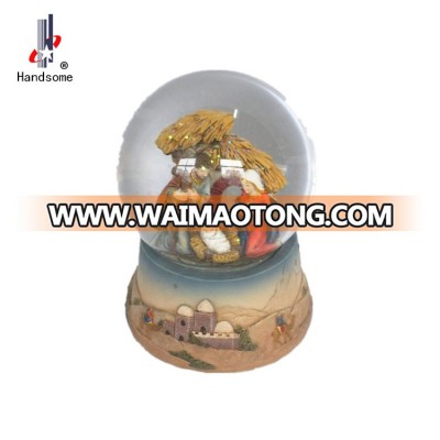 Hot selling poly resin christmas water ball